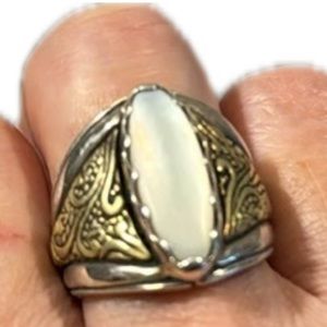 Carolyn Pollack sterling silver, mother of pearl ring.